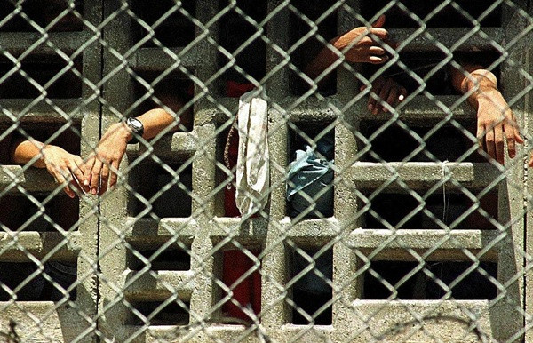 Διασύρεται η Ελλάδα από τις συνθήκες στις φυλακές